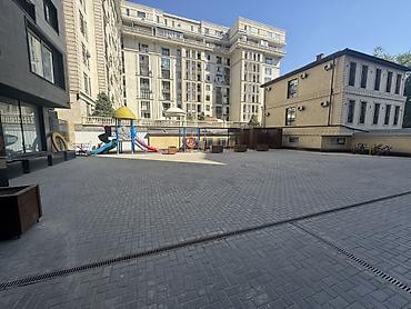помещения кафе: Аренда офисов, 94 м², В бизнес центре — 3