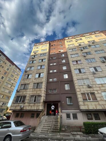 киевская 49: 1 комната, 52 м², 106 серия улучшенная, 4 этаж, Старый ремонт