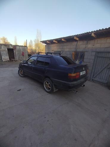 Volkswagen: Volkswagen Vento: 1994 г., 2 л, Ручные, Седан — 8