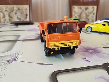 Oyuncaq yük maşını modeli - Tip: 6x6 bortlu yük maşını oyuncaq modeli