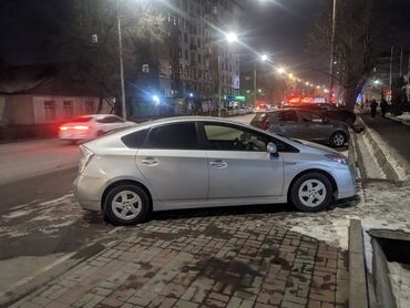 терано 1: Toyota Prius: 2011 г., 1.8 л, Вариатор, Гибрид, Хэтчбэк