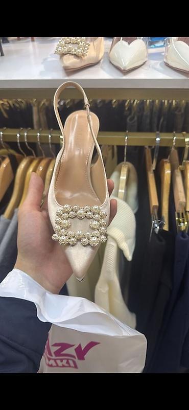 две пары: Продам 2 пары туфель 👠 Обе пары надевала всего 1 раз на часик — 4