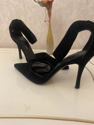 Tuflilər: Tuflilər, YSL, Ölçü: 37, rəng - Mavi, Yeni — 17