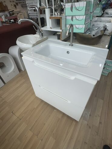 двери новый стиль: Bu, hamam otağı üçün nəzərdə tutulmuş, inteqrasiya olunmuş lavabo və