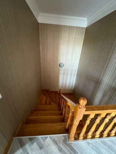 Həyət evləri və villaların satışı: 2 mərtəbəli həyət evi - Geniş işıqlı otaqlar, yüksək tavanlar — 8