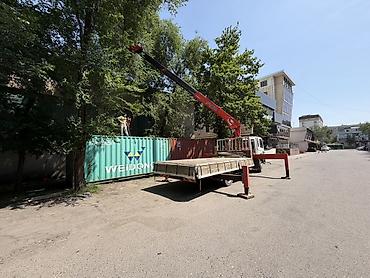 вождения на фуре: Услуги манипулятора (кран-манипулятор на бортовом автомобиле) - — 1