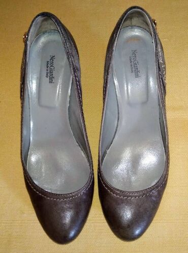 Ostala ženska obuća: Nero Giardini kožne cipele 39 Preudobne cipele Nero Giardini u braon na lalafo.rs — 2 Ostala ženska obuća: Nero Giardini kožne cipele 39 Preudobne cipele Nero Giardini u braon — 2