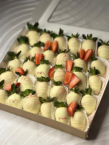 Кондитерские изделия, сладости: Клубника в шоколаде Оформление +подарочная коробка бесплатно 🎁 Сочная — 2