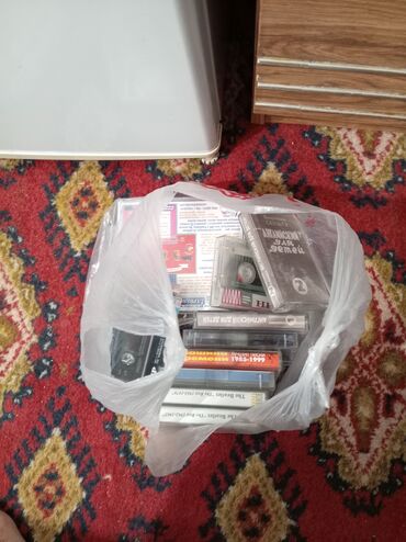 сколько стоит сникерс в бишкеке: Отдам даром аудиокассеты СССР и компакт диски. Находимся в 7 мкр