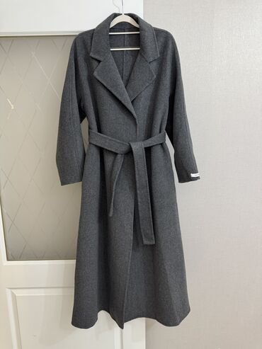 бюстгальтер для кормления: Пальто Max Mara Размеры S M L 100 % шерсть Цвета : бежевый, серый