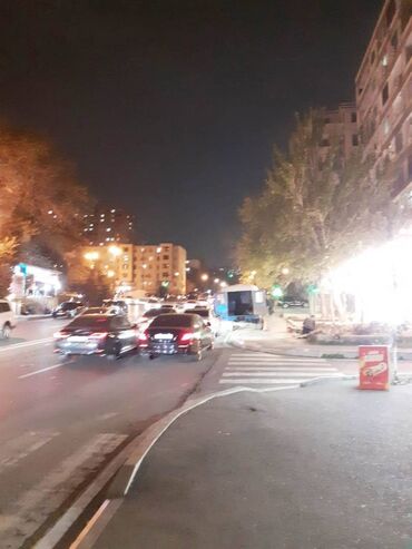 Köhnə tikili: Bakı, 4-cü mikrorayon, 4 otaqlı, Köhnə tikili, m. Memar Əcəmi, 110 kv. m -da lalafo.az — 20 Köhnə tikili: Bakı, 4-cü mikrorayon, 4 otaqlı, Köhnə tikili, m. Memar Əcəmi, 110 kv. m — 20