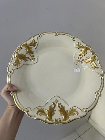 Qab-qacaq və mətbəx ləvazimatları: Porcelan və kristal dekor/servis dəstləri - Porcelan vazalar: biri — 10