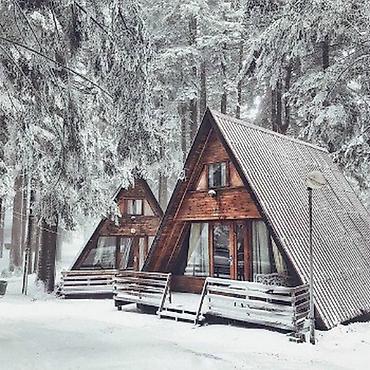 Аренда уютных A‑frame домиков в сосновом лесу - Деревянные