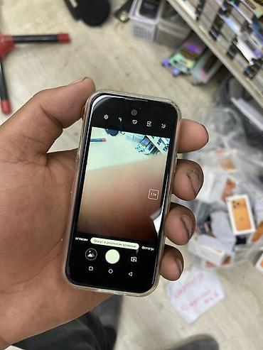 смарт чсы: Компактный кнопочно-сенсорный смартфон с дизайном в стиле iPhone mini — 2