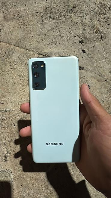 Samsung Galaxy S20 FE (модель SM‑G780G/DS), цвет мятный. Основные — 4