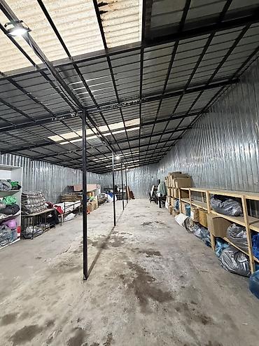 Продажа другой коммерческой недвижимости: Продается помещение 2 этажа, 2 больших склада,одна большая закройная — 17