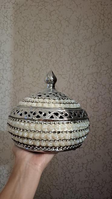 termo qab: Bəzəkli metal qab dəsti -3 ədəddir az istifadə olunub. - Material — 1