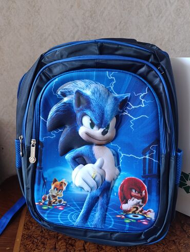 Mavi və qara rənglərdə olan bu bel çantası "Sonic The Hedgehog" cizgi