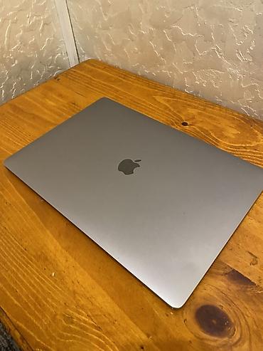 Apple MacBook Pro 15" (2017), Space Gray - Экран 15 дюймов Retina -