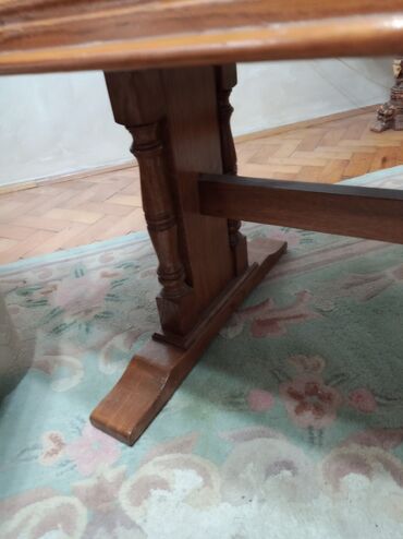 Stilski klub stolovi: Drveni klub-sto, klasičnog dizajna od hrastovine puno drvo sitne — 8