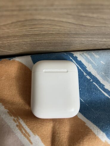 airpods левое ухо: Продаю оригинальные AirPods 2 поколения Б/У на гарантии состояние