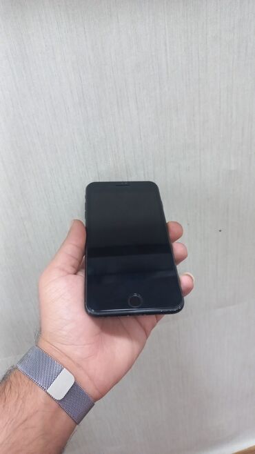 Digər mobil telefonlar: Satılır: 3 ədəd smartfon (şəkillərdə) 1) Apple iPhone (qara rəng) - — 33