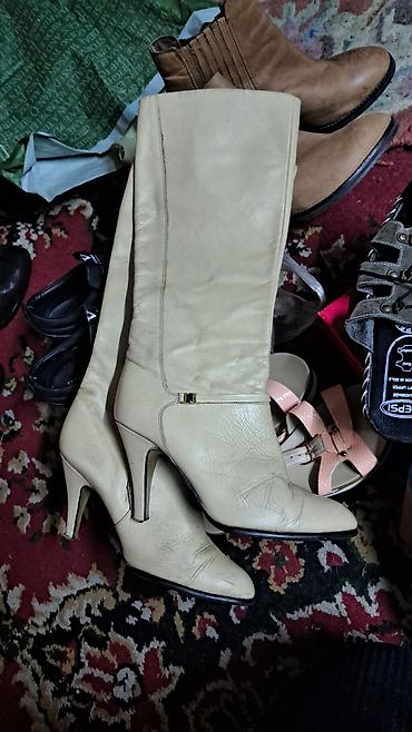 Отдам даром: Отдам обувь за порошок персил.Размеры 37-38.Район Церкви — 7