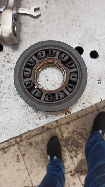 Şkivlər, roliklər: Avtomobil kondisionerinin muftası. Bu, kondisioner sisteminin bir — 5