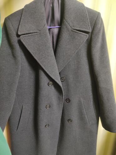 зимный пальто: Мужское зимнее пальто серого цвета Состав - 100% шерсть Сделано в