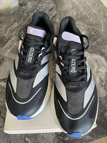qara ketalar: Adidas Adizero Boston 13 qaçış ayaqqabısı - Model: Adizero Boston 13 — 1