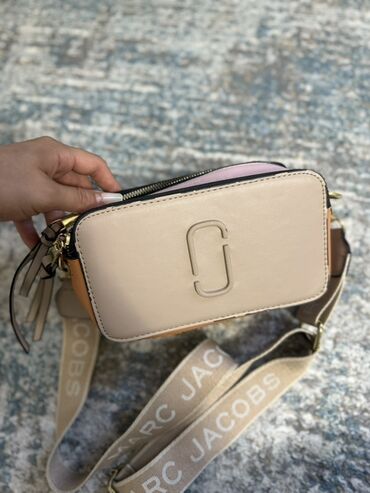 miu miu eynek: Çiyin çantası, Marc Jacobs, İşlənmiş