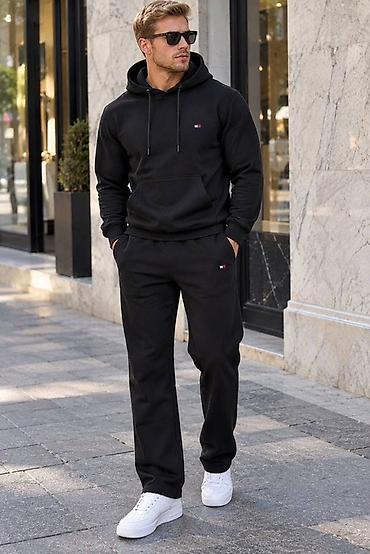 tommy hilfiger majice cena: Muške trenerke M,L,XL,XXL veličine za4700 din . deblji materijal — 6