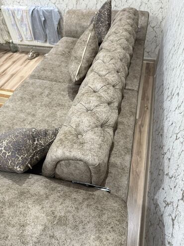 Divanlar: Divan, İşlənmiş, Açılan, Bazasız, Vеlur parça, Çatdırılma yoxdur — 8