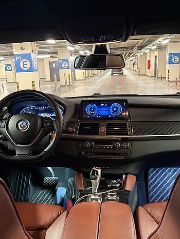 zapi masin: BMW X6 – qara rəng, kupe-SUV dizaynı. Güclü və dinamik görünüş, ikili — 7