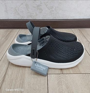 yeezy slides: Мужские сандалии, 44, 45, Crocs, Новый, цвет - Черный, Самовывоз — 2