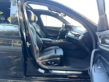 вмятина: BMW 5 series: 2020 г., 3 л, Седан — 4