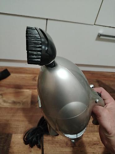 Ručni usisivači: Ručni električni usisivač – Candy Star (mrežni, sa dodacima) Opis: - — 12