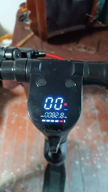 Giroskuterlər: Elektrik skuter – iTEc (üzərində loqo var) Xüsusiyyətlər: - Ön LED — 3