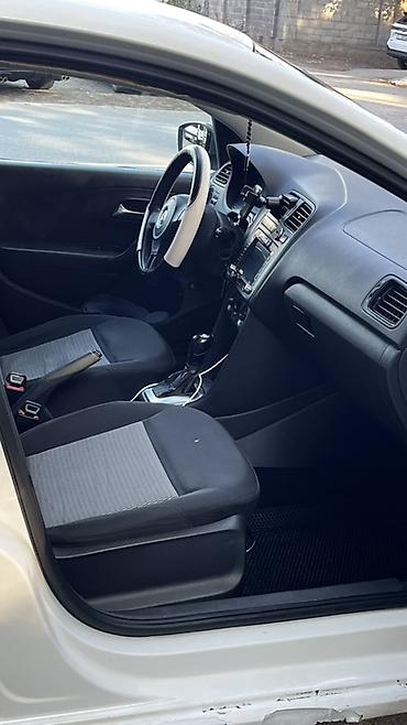 Продажа авто: Volkswagen Polo: 2013 г., 1.6 л, Автомат, Бензин, Седан — 6