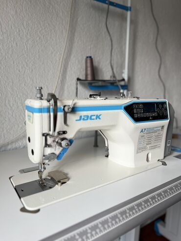 радио микрафон: Швейная машина Jack, Компьютеризованная, Автомат