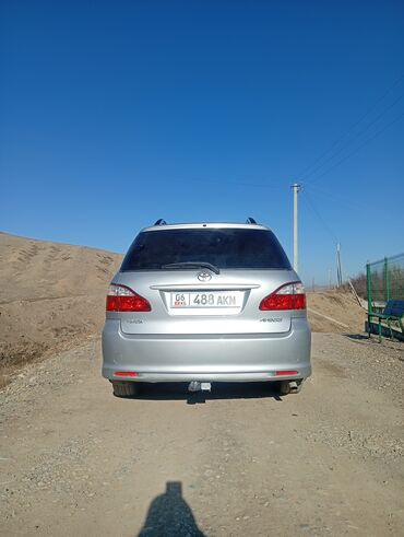 Toyota: Toyota Avensis Verso: 2005 г., 2 л, Механика, Бензин, Минивэн — 4