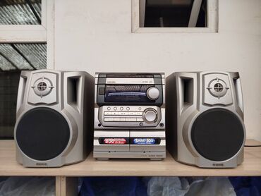 катушечный магнитофон: Продаю недорого AIWA музыкальный центр есть AUX есть и другие муз