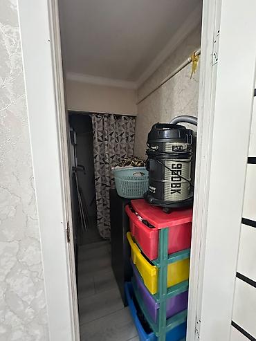 Продажа коттеджей и домов: 🏠 СРОЧНО ПРОДАЁТСЯ 3-комнатный дом! 📍 Район Кызыл-Аскер Площадь дома — 15