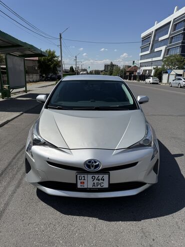 Toyota: Toyota Prius: 2016 г., 1.8 л, Вариатор, Гибрид, Седан