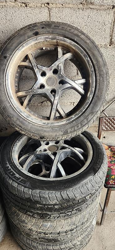 бир: Дөңгөлөктөр монтажда 215 / 55 / R 17, Жай, Колдонулган, Комплект, Жеңил унаалар, Куйма, тешиктери - 4 — 1