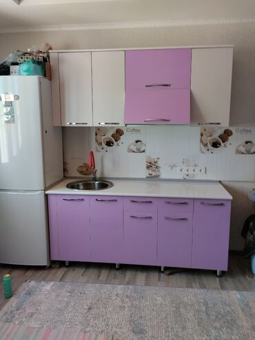 компьюторный стол: Кухонный гарнитур, цвет - Розовый, Б/у