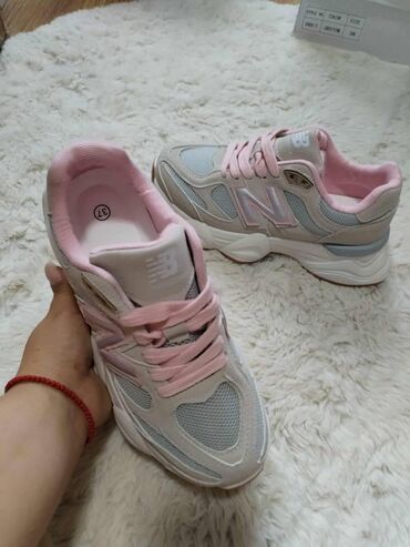 Patike: New balance 9060 patike 

Novo
Brojevi 36 do 41

fb Moja Kupovina 1 — 2
