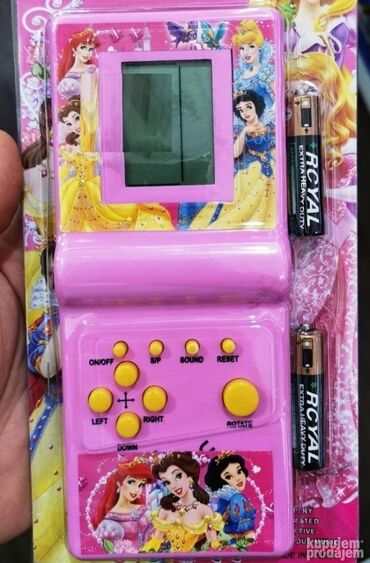 barbie cutie reveal cena: Oldschool tetris. Uzivo mnogo lepsi, radi na baterije koje se