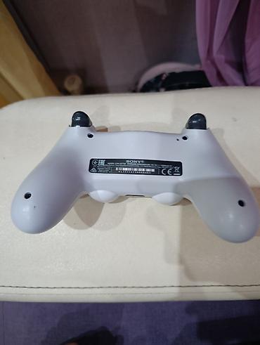 fmcb ps2: Беспроводной геймпад Sony DualShock 4 (PS4), цвет белый. Особенности — 2