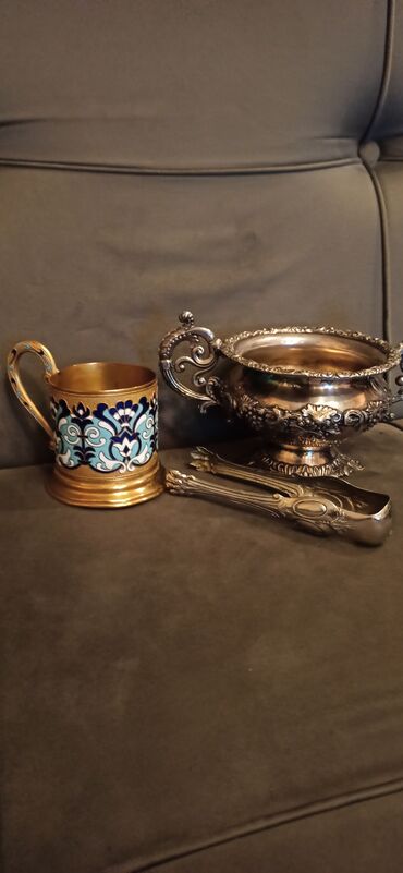 Əntiq qablar: Antik dekor kolleksiyası – 4 ədəd 1) Emallı metal fincan altlıq/şüşə — 7